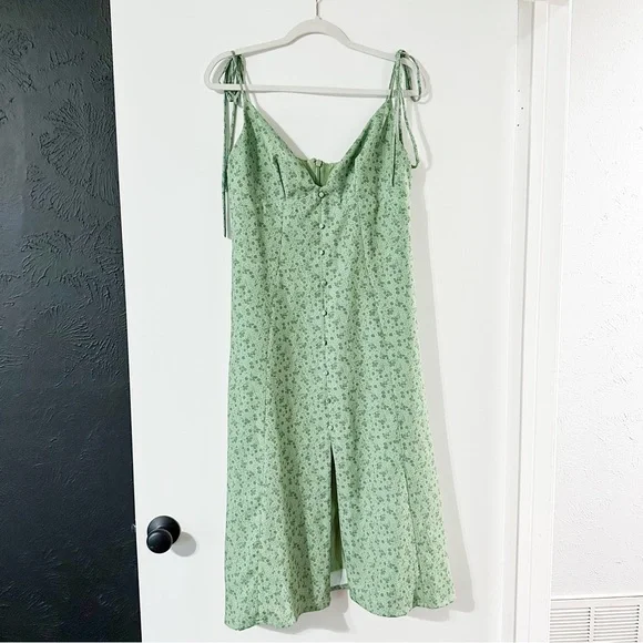 House of CB Cornelia Midi Dress Green Tonal FloralSize Large+